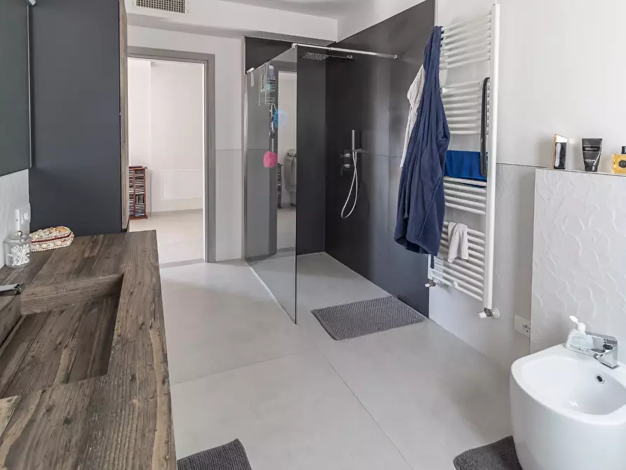 Immagine 23 di Villa in vendita  a Carpi