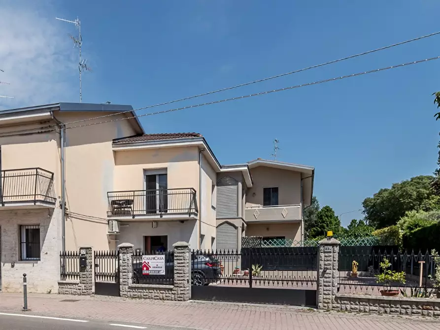 Immagine 1 di Villa in vendita  a Carpi