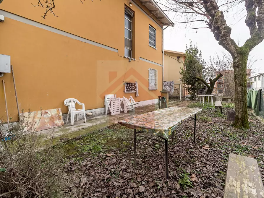 Immagine 1 di Villa in vendita  a Campagnola Emilia