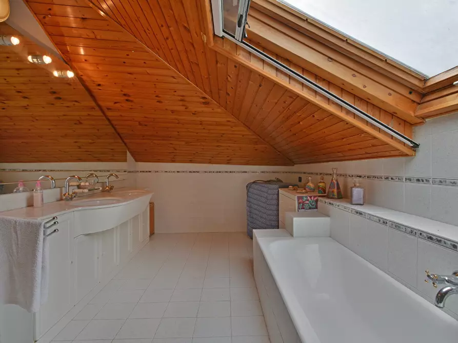 Immagine 21 di Villa in vendita  in Via giovanni pascoli , 1 a Andora