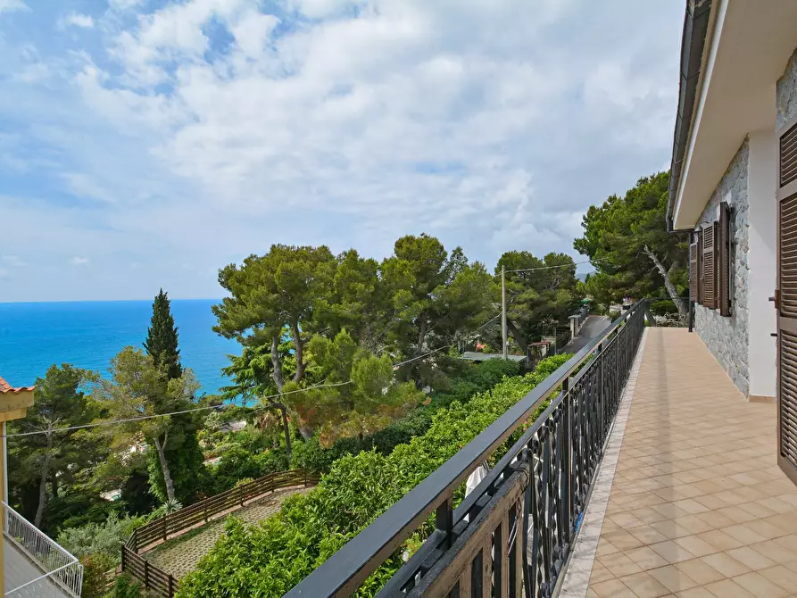 Immagine 28 di Villa in vendita  in Via giovanni pascoli , 1 a Andora