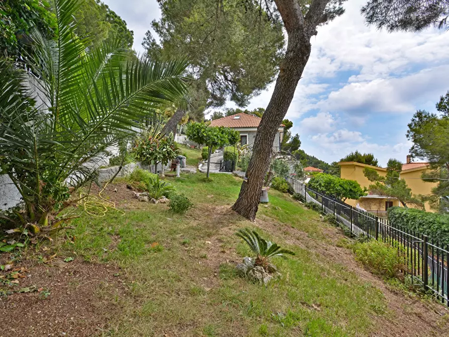 Immagine 29 di Villa in vendita  in Via giovanni pascoli , 1 a Andora