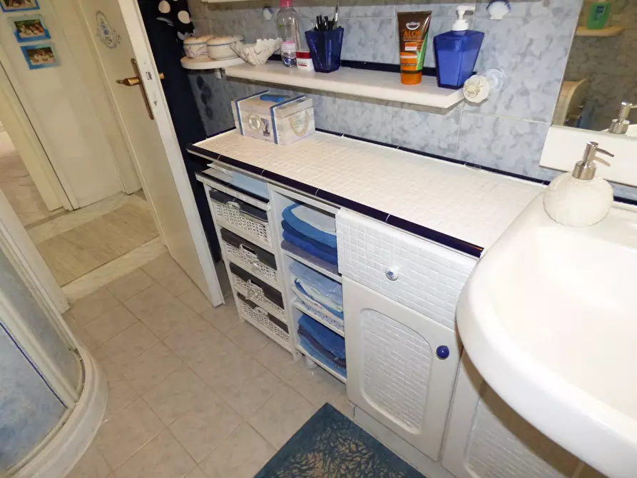 Immagine 20 di Appartamento in vendita  in Via Via Genova, 11 a Andora