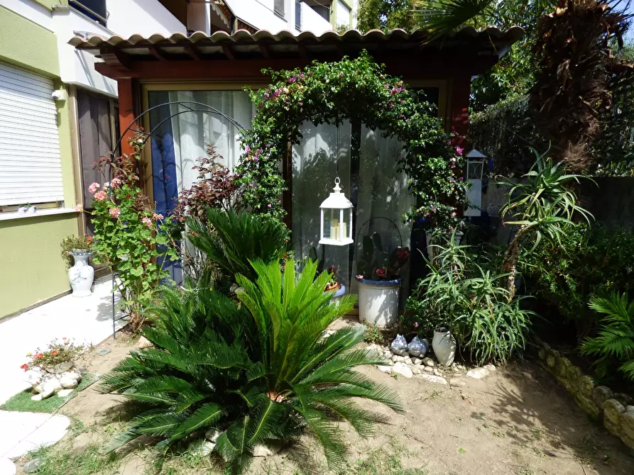 Immagine 30 di Appartamento in vendita  in Via Via Genova, 11 a Andora