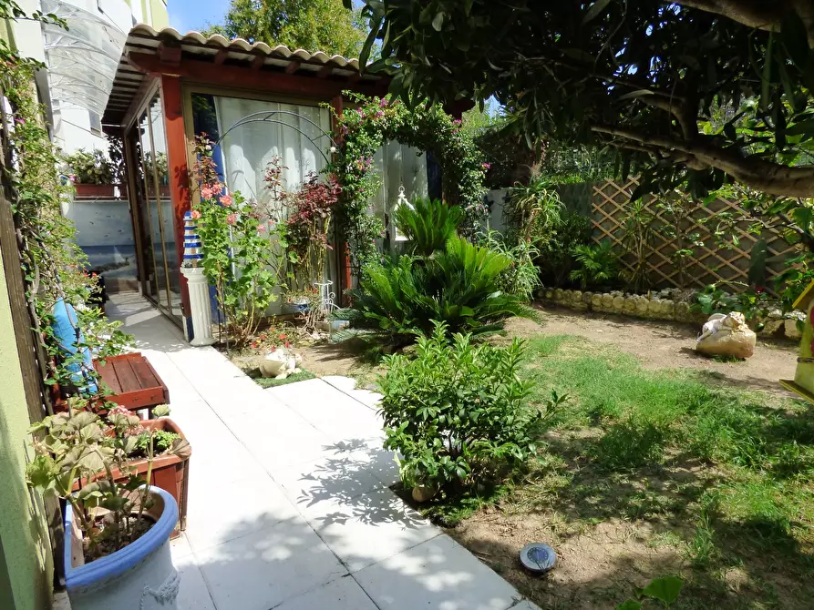 Immagine 27 di Appartamento in vendita  in Via Via Genova, 11 a Andora