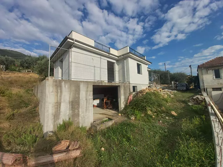 Immagine 3 di Villa in vendita  a Andora