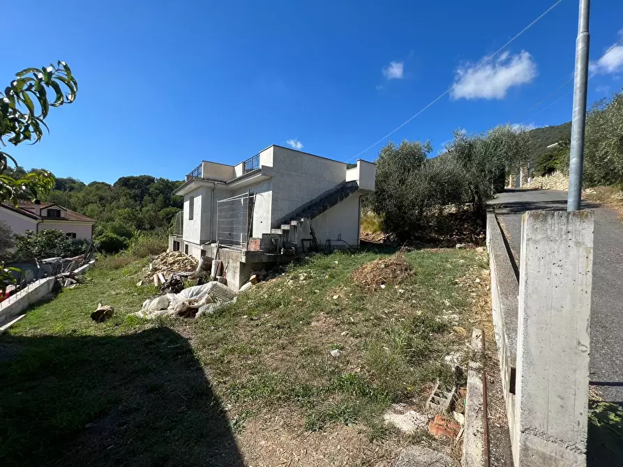 Immagine 2 di Villa in vendita  a Andora