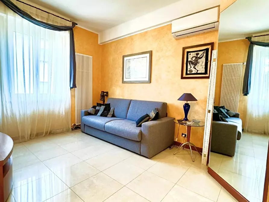 Immagine 11 di Appartamento in vendita  a Alassio