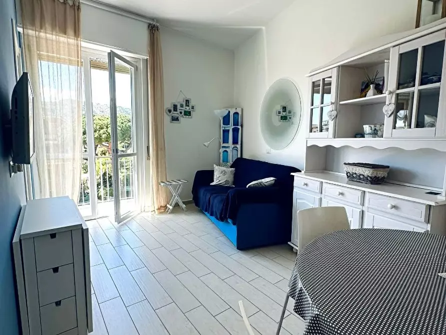 Immagine 2 di Appartamento in vendita  a Alassio