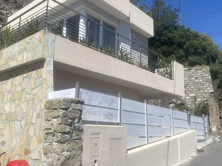 Immagine 4 di Villa in vendita  a Alassio