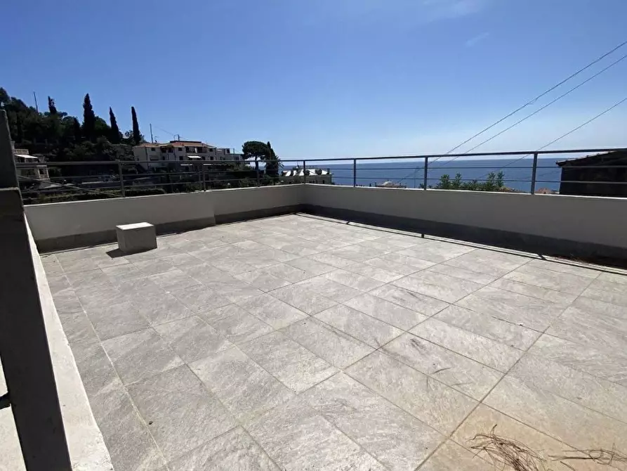 Immagine 11 di Villa in vendita  a Alassio