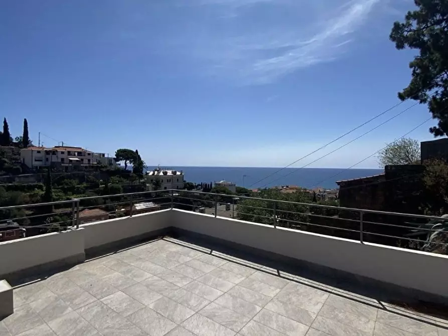 Immagine 12 di Villa in vendita  a Alassio