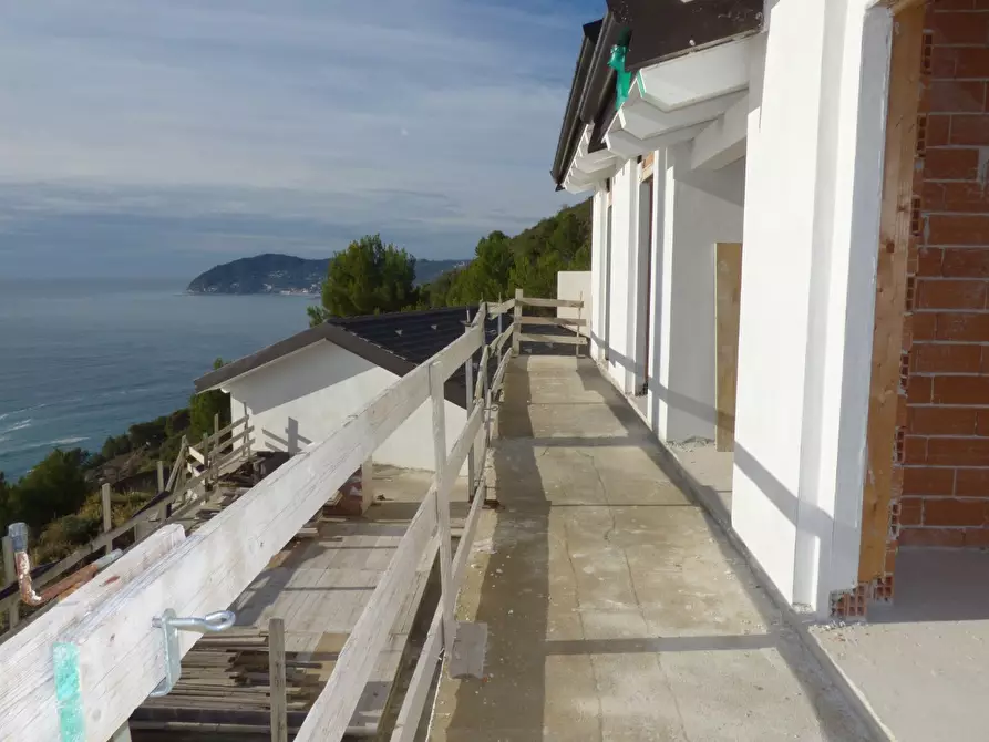 Immagine 11 di Villa in vendita  a Badalucco