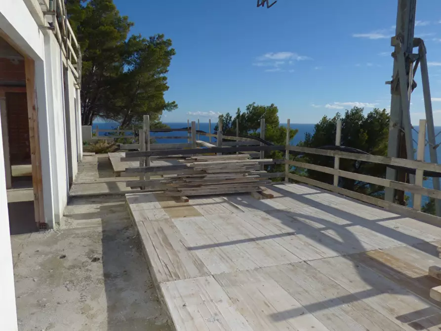 Immagine 13 di Villa in vendita  a Badalucco