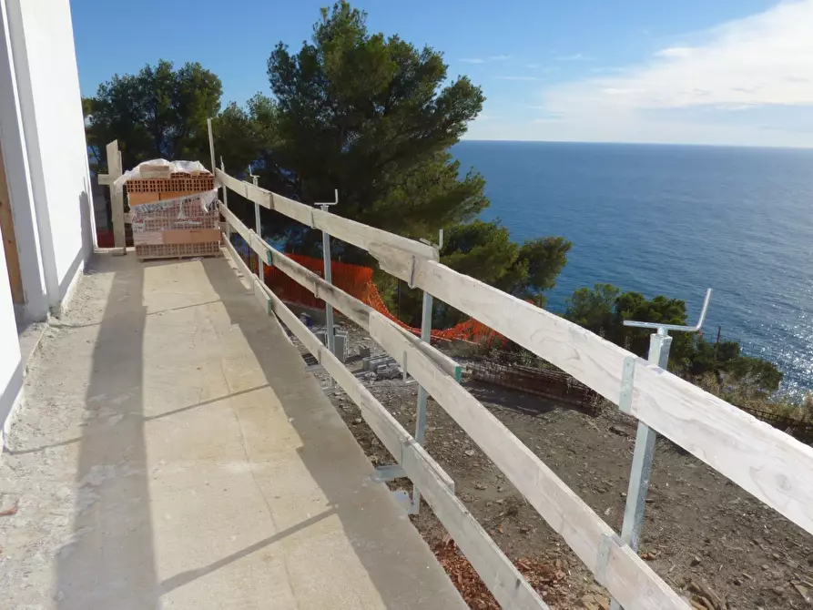 Immagine 20 di Villa in vendita  a Badalucco