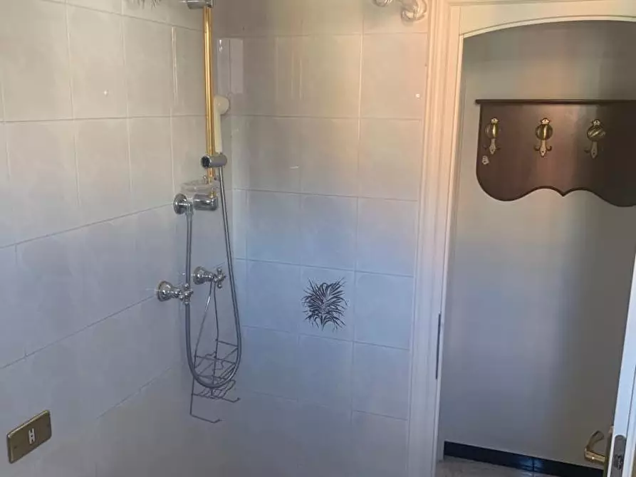 Immagine 11 di Appartamento in vendita  a Alassio