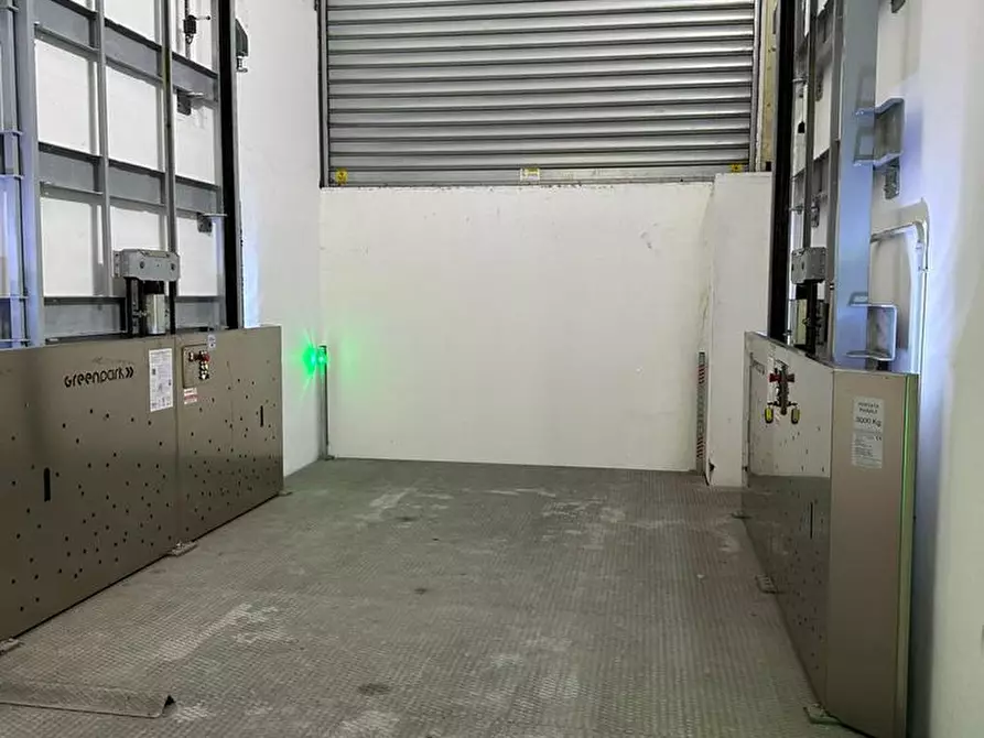 Immagine 4 di Box auto in vendita  a Alassio