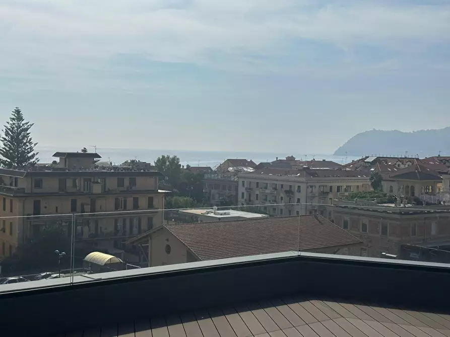 Immagine 11 di Appartamento in vendita  a Alassio