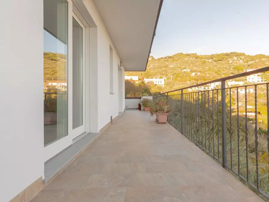 Immagine 9 di Villa in vendita  a Alassio