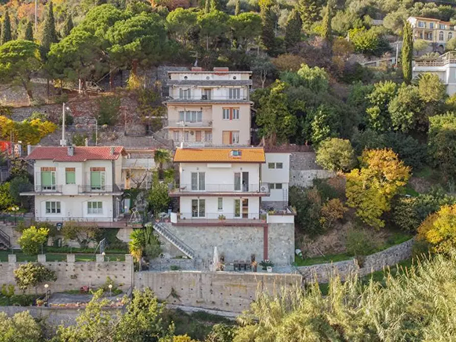 Immagine 17 di Villa in vendita  a Alassio