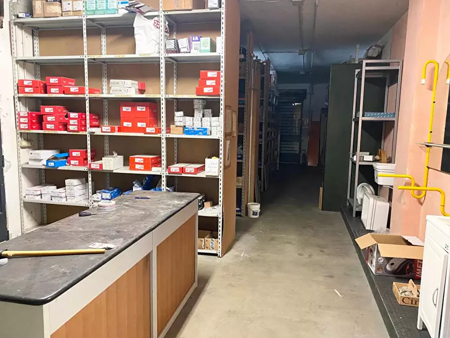 Immagine 8 di Negozio in affitto  in Viale A. Moro, 103 a San Giovanni Teatino