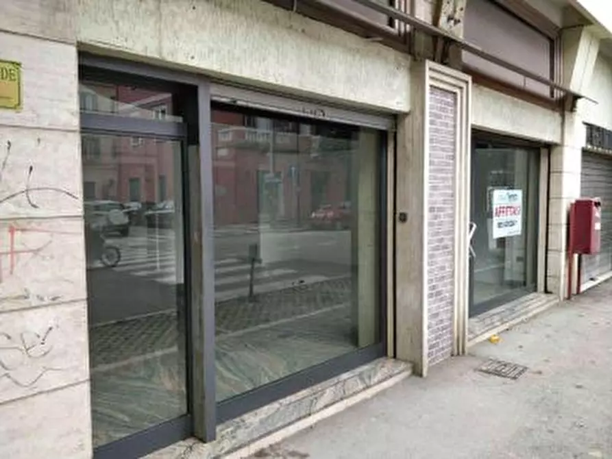 Immagine 3 di Negozio in affitto  a Pescara