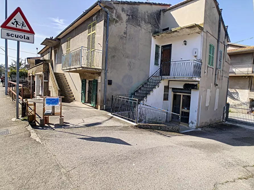 Immagine 2 di Negozio in affitto  a Montesilvano