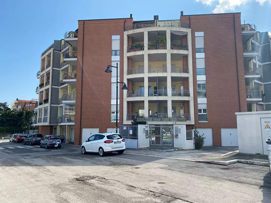 Immagine 1 di Appartamento in vendita  in Via Monte Bove, 34 a Pescara