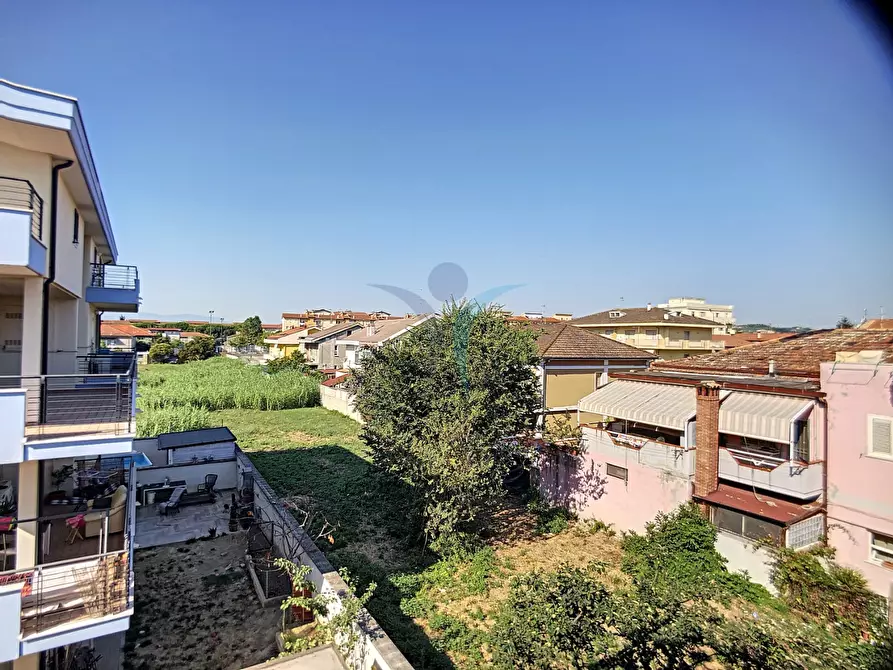 Immagine 11 di Appartamento in vendita  in Via Vella, 13 a Pescara