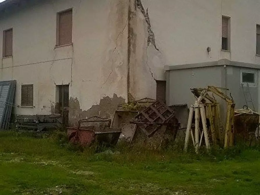 Immagine 8 di Rustico / casale in vendita  a Moscufo
