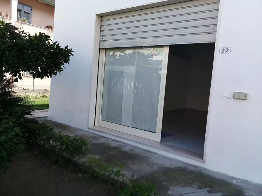 Immagine 4 di Negozio in affitto  in Via Abruzzo, 20 a Montesilvano