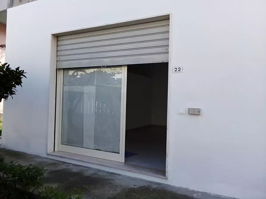 Immagine 5 di Negozio in affitto  in Via Abruzzo, 20 a Montesilvano