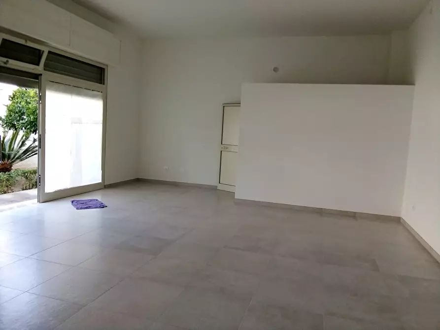 Immagine 9 di Negozio in affitto  in Via Abruzzo, 20 a Montesilvano