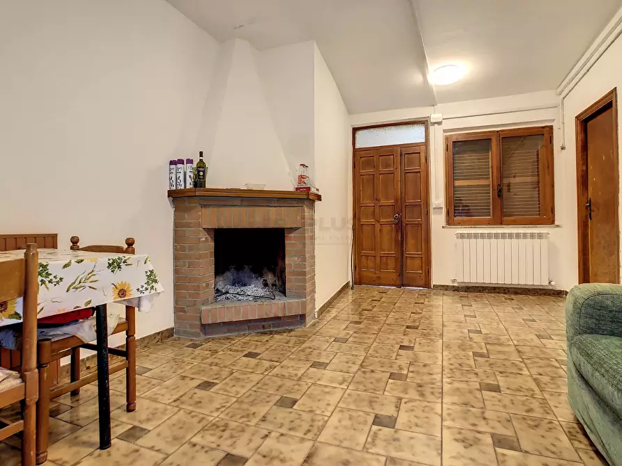 Immagine 6 di Appartamento in vendita  a Collecorvino