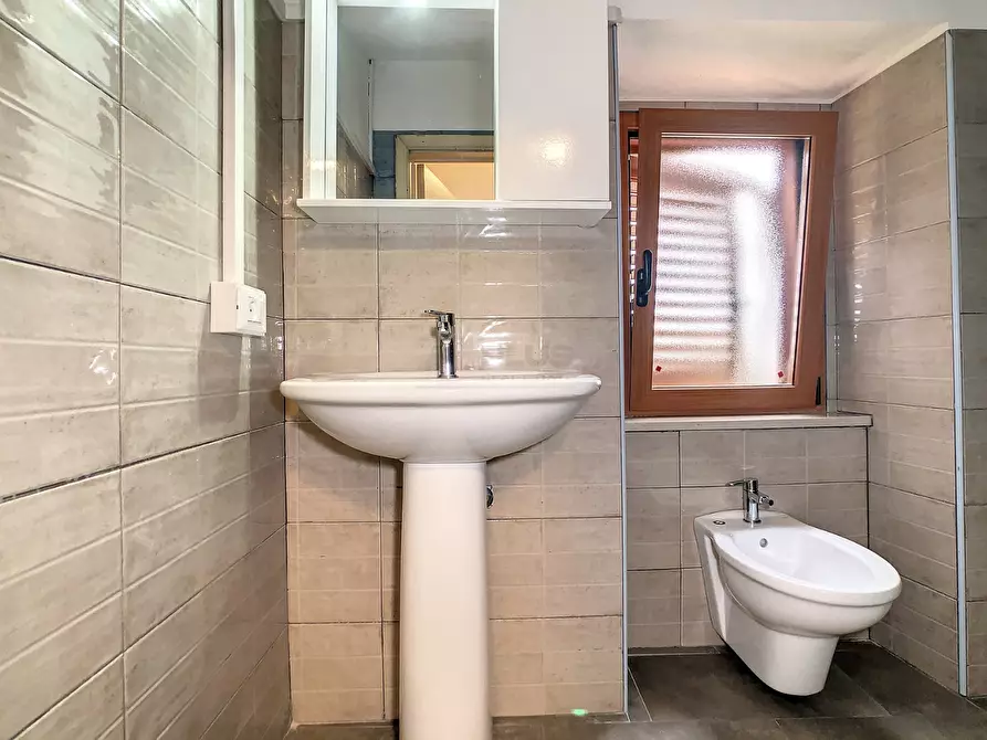 Immagine 17 di Appartamento in vendita  a Collecorvino