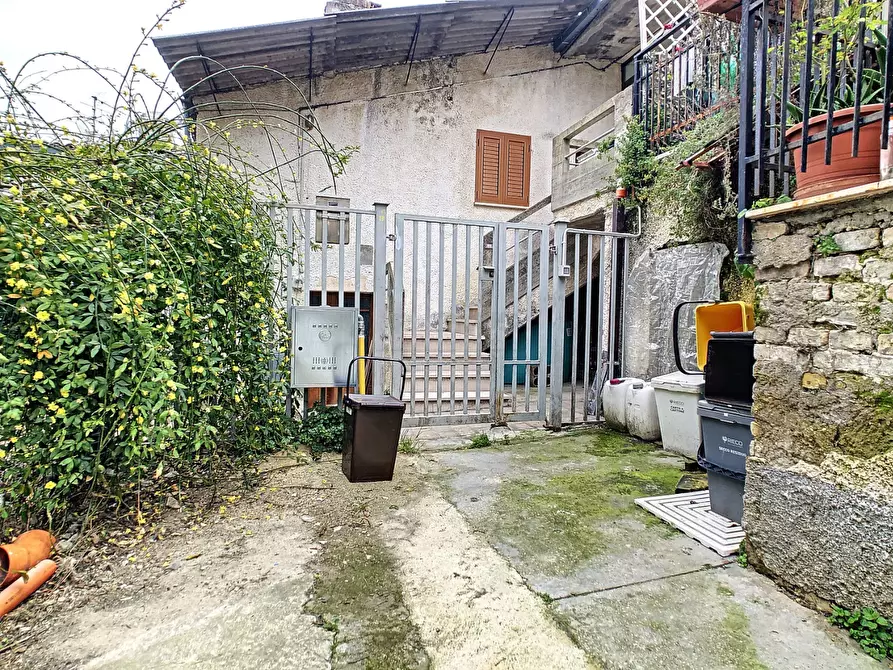 Immagine 35 di Appartamento in vendita  a Collecorvino