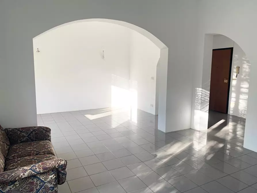 Immagine 9 di Appartamento in vendita  in Via G. Carducci, 62 a Pescara