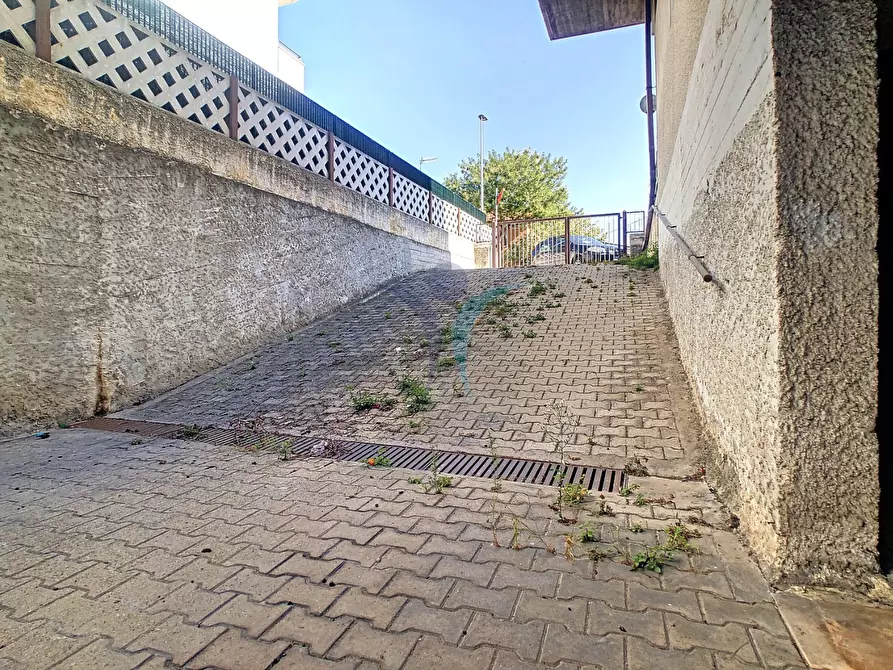 Immagine 2 di Box auto in vendita  a Montesilvano