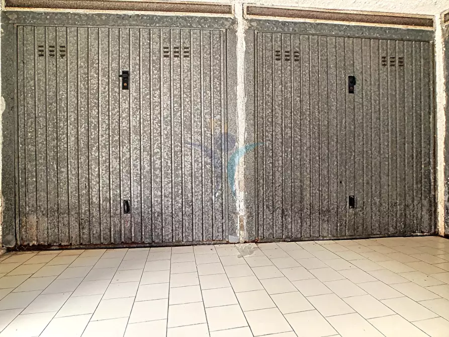 Immagine 4 di Box auto in vendita  a Montesilvano