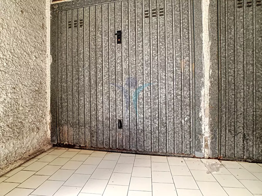 Immagine 6 di Box auto in vendita  a Montesilvano