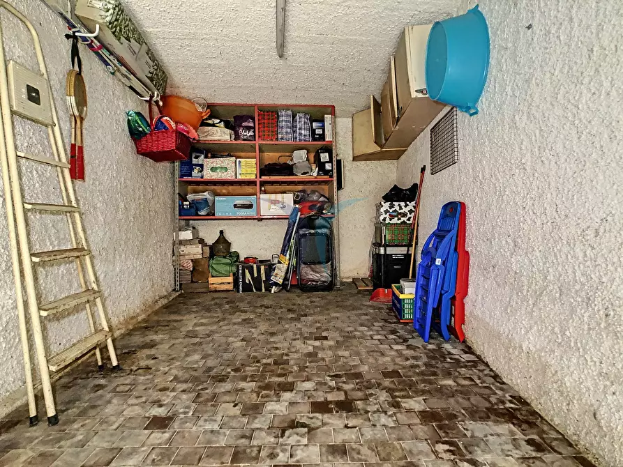 Immagine 9 di Box auto in vendita  a Montesilvano