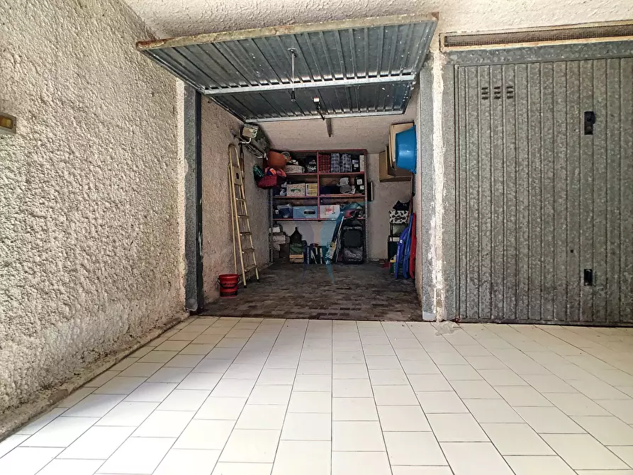 Immagine 14 di Box auto in vendita  a Montesilvano