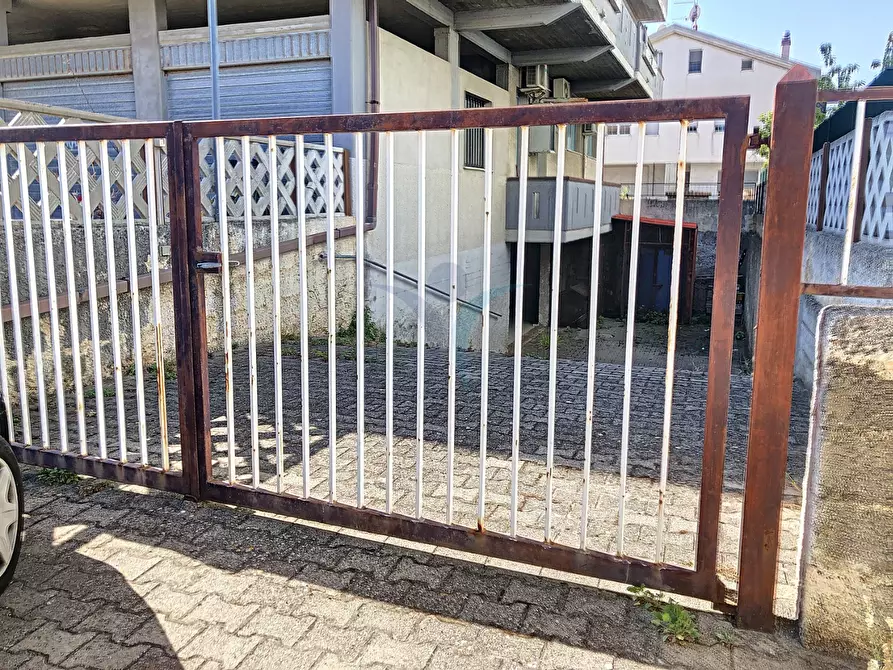 Immagine 18 di Box auto in vendita  a Montesilvano