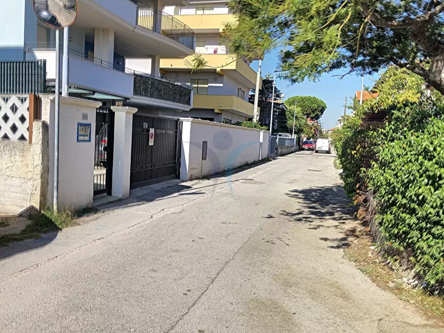 Immagine 20 di Box auto in vendita  a Montesilvano