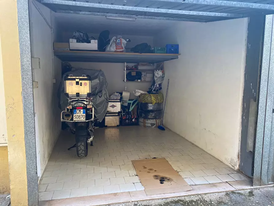 Immagine 3 di Box auto in vendita  in Via Bologna, 42 a Pescara