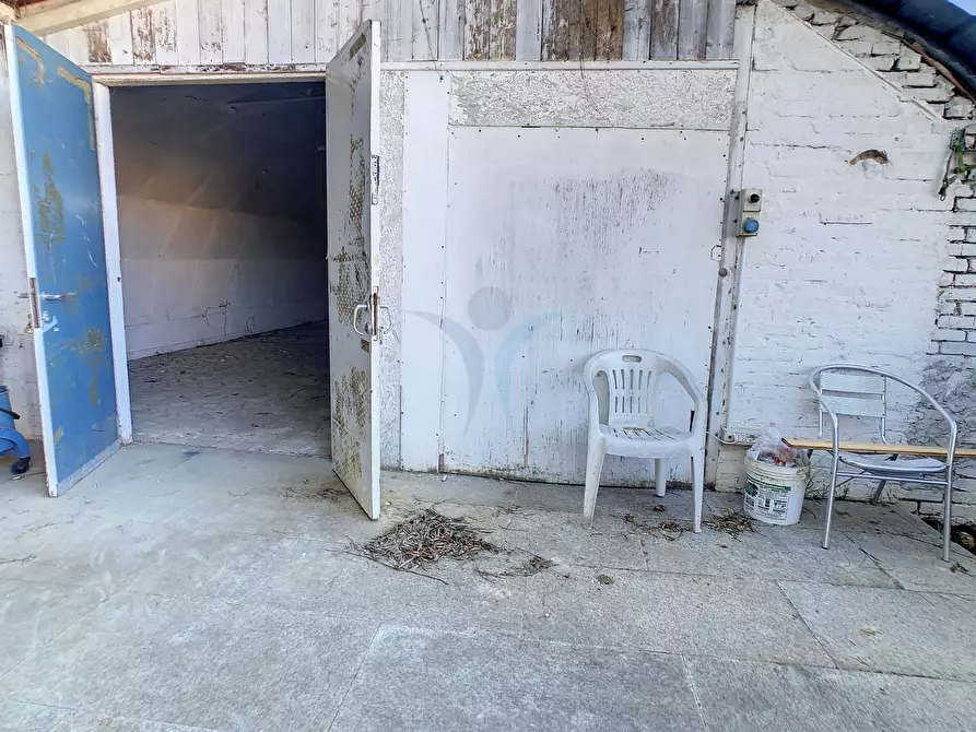 Immagine 2 di Capannone industriale in affitto  a Spoltore