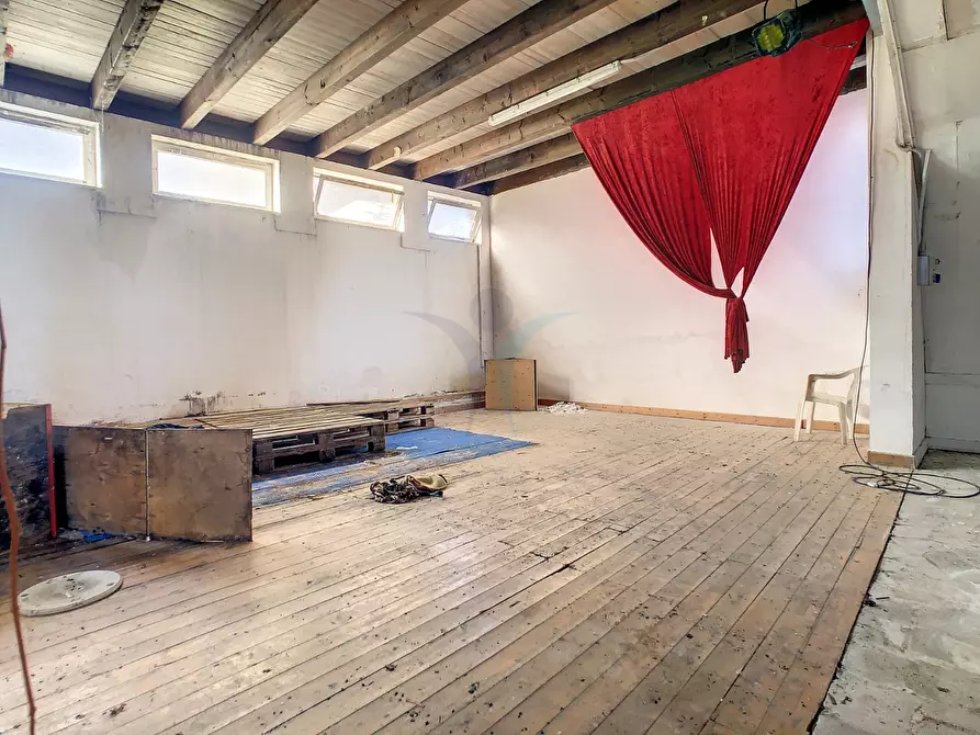 Immagine 4 di Capannone industriale in affitto  a Spoltore