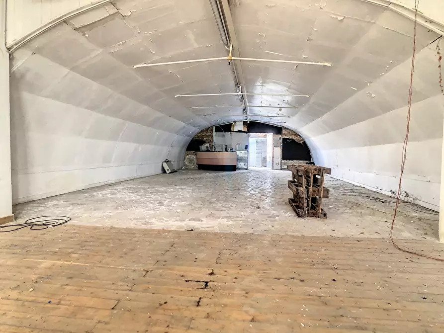 Immagine 22 di Capannone industriale in affitto  a Spoltore