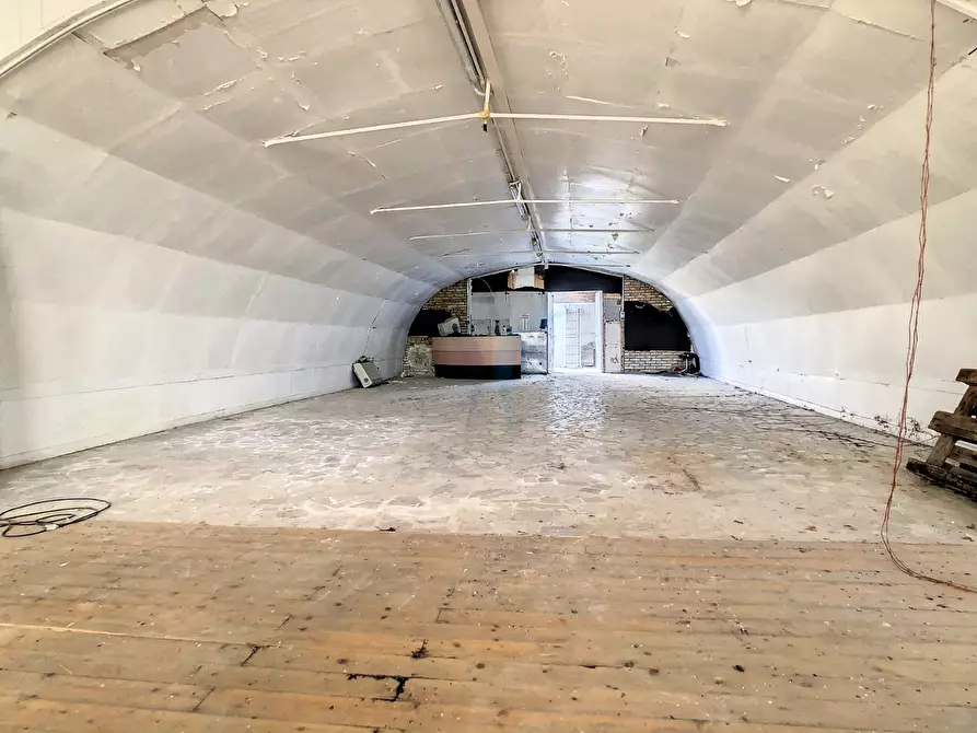 Immagine 23 di Capannone industriale in affitto  a Spoltore