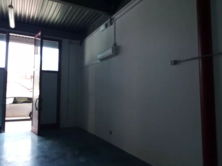 Immagine 2 di Laboratorio in affitto  a Montesilvano